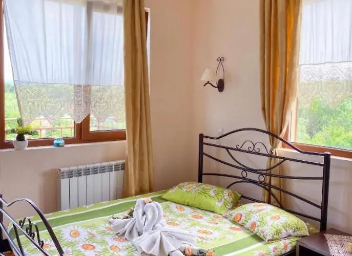 Πανσιόν Kyshta Za Gosti Raya 3*