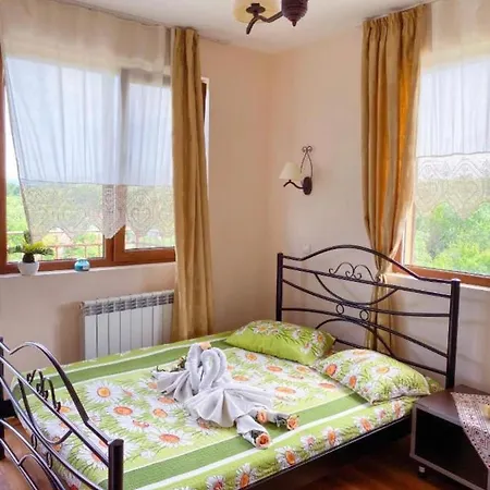 Guest house Kyshta Za Gosti Raya 3*